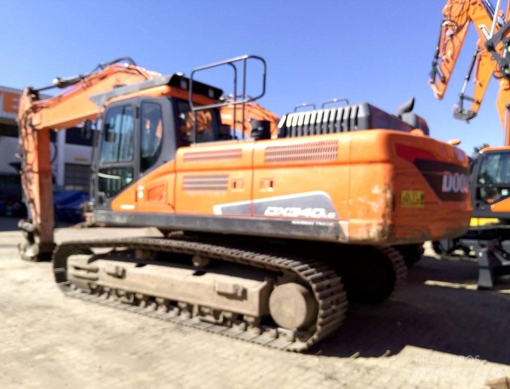 Develon DX340LC-5 حفارات زحافة