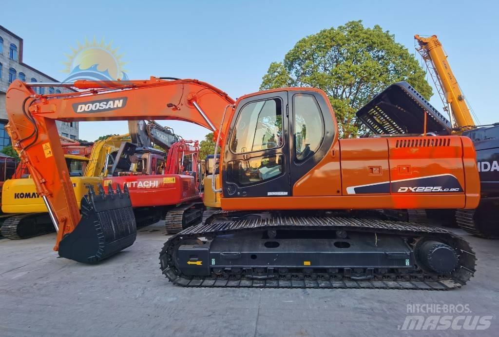 Doosan DX 225LC-9C حفارات زحافة