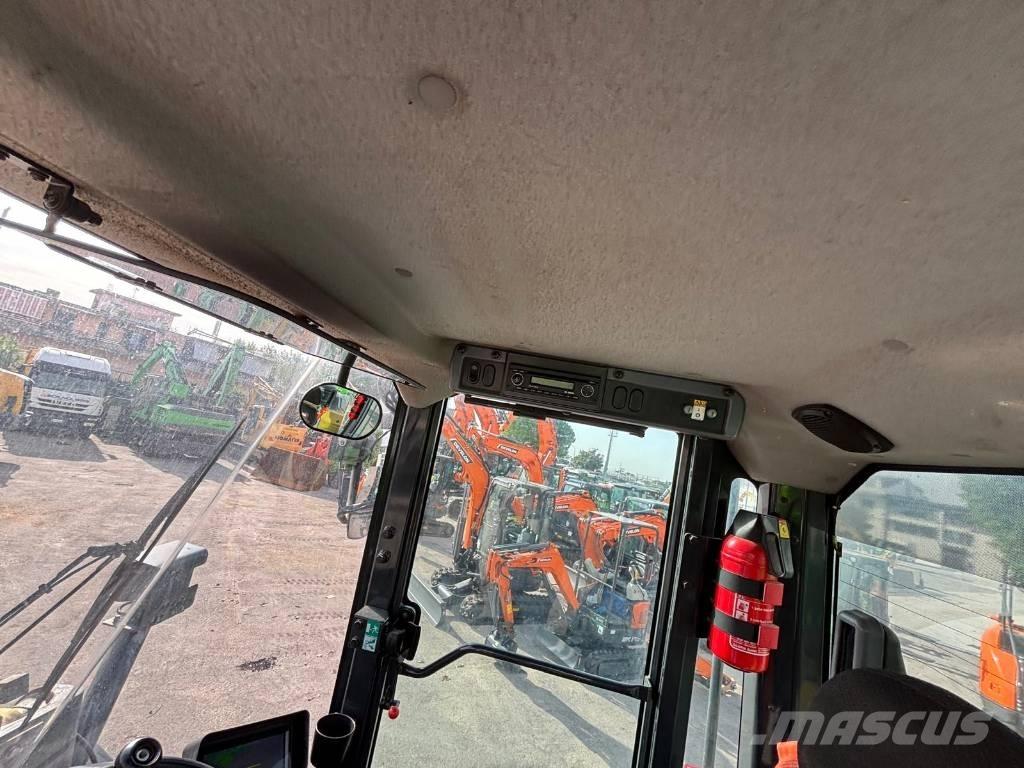 Hyundai HL 757-9 A لوادر بعجل
