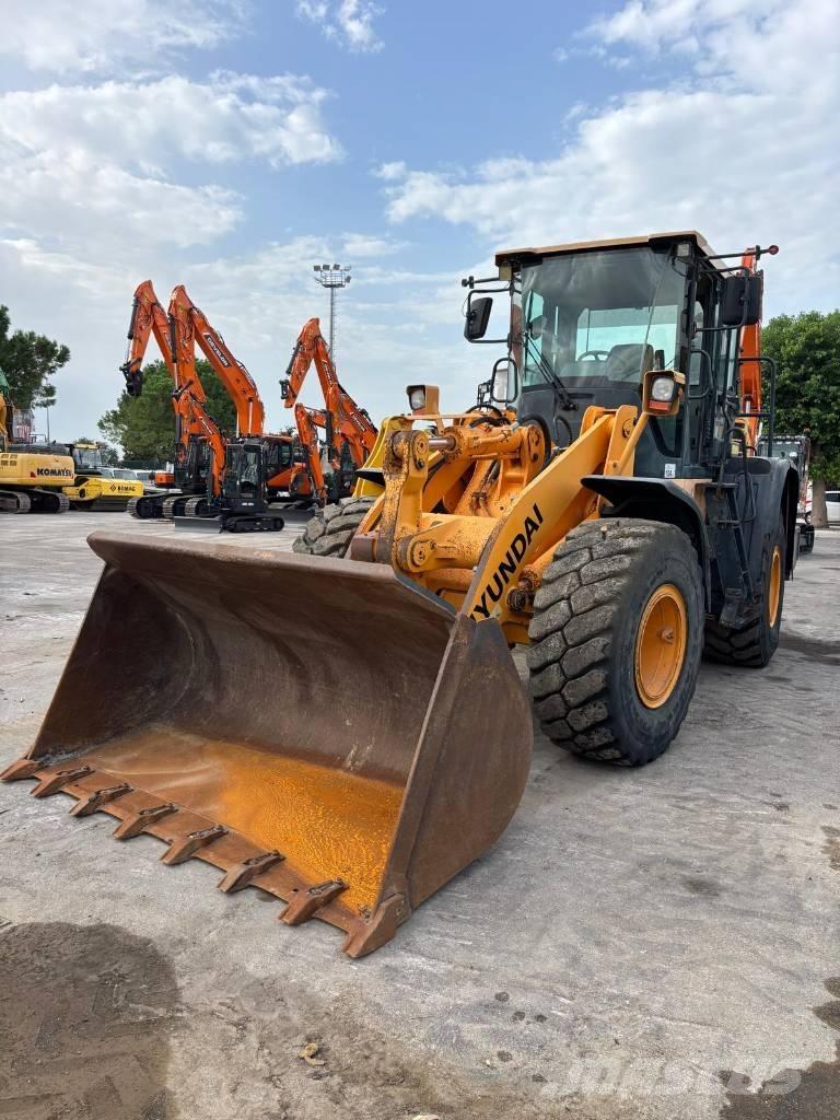 Hyundai HL 757-9 A لوادر بعجل