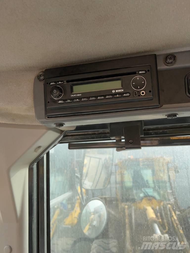 Komatsu WA 380-8 لوادر بعجل