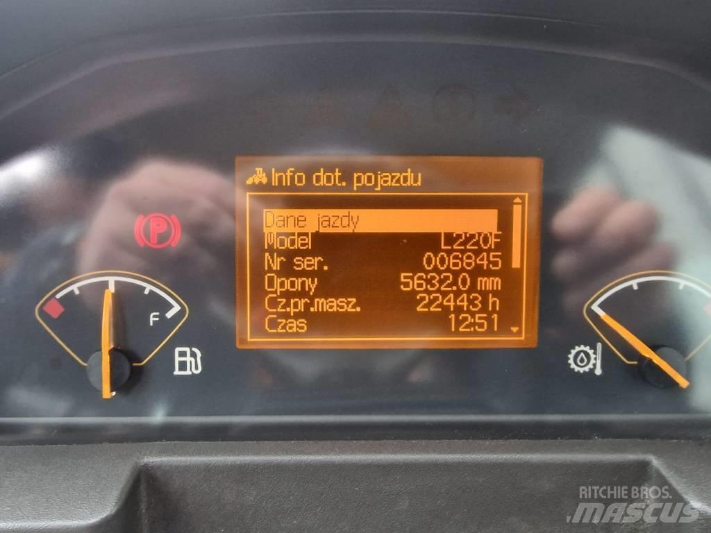 Volvo L 220 F لوادر بعجل