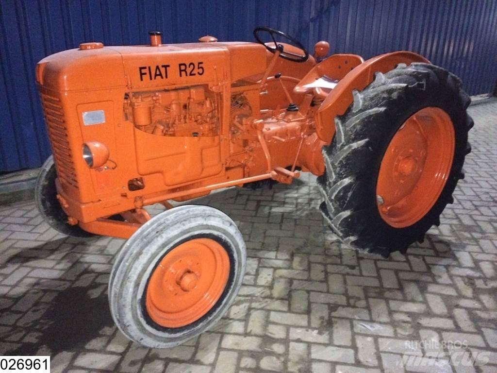 Fiat R25 2WD الجرارات