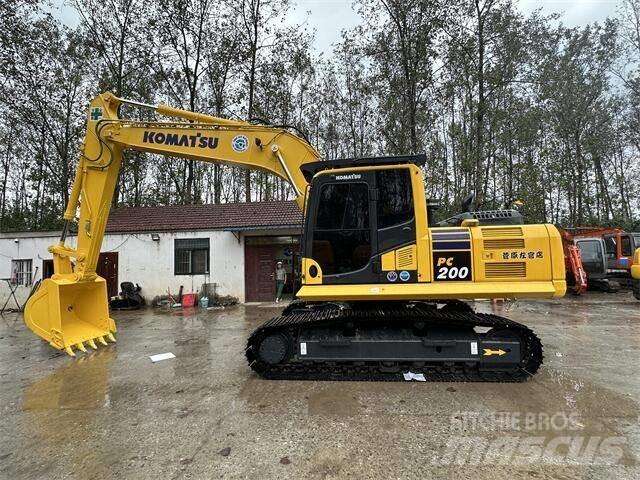Komatsu pc200-8 حفارات زحافة