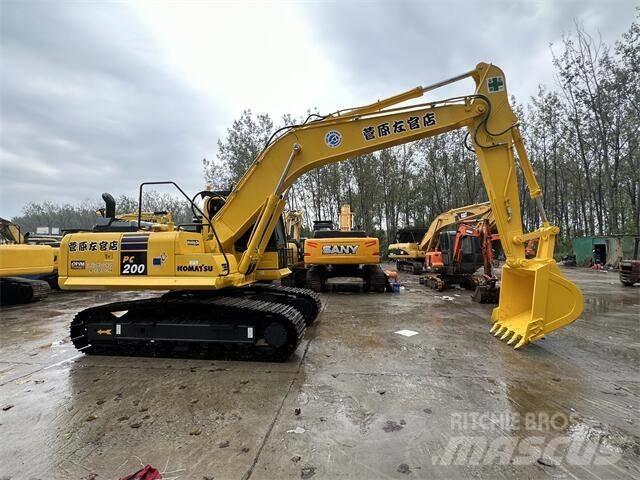 Komatsu pc200-8 حفارات زحافة