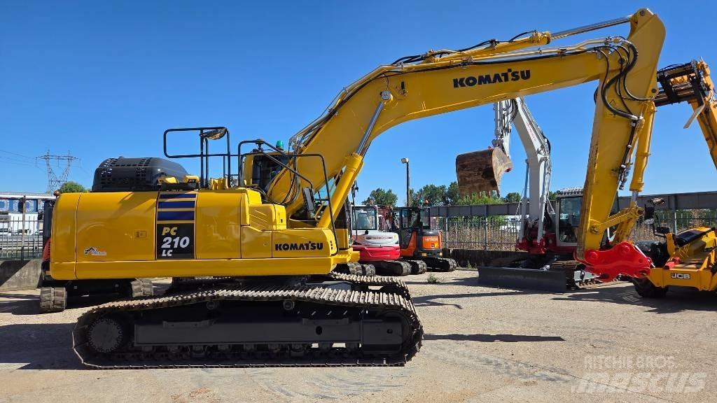 Komatsu PC 210 LC-11 حفارات زحافة