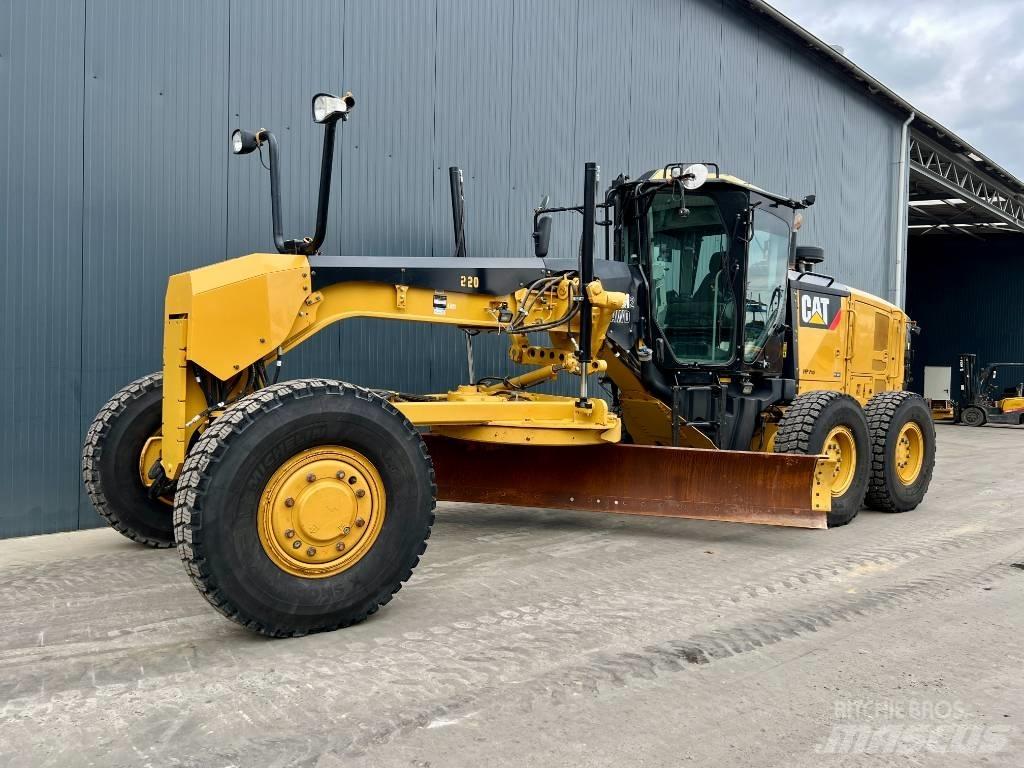 CAT 140M2 AWD معدات تمهيد الطرق