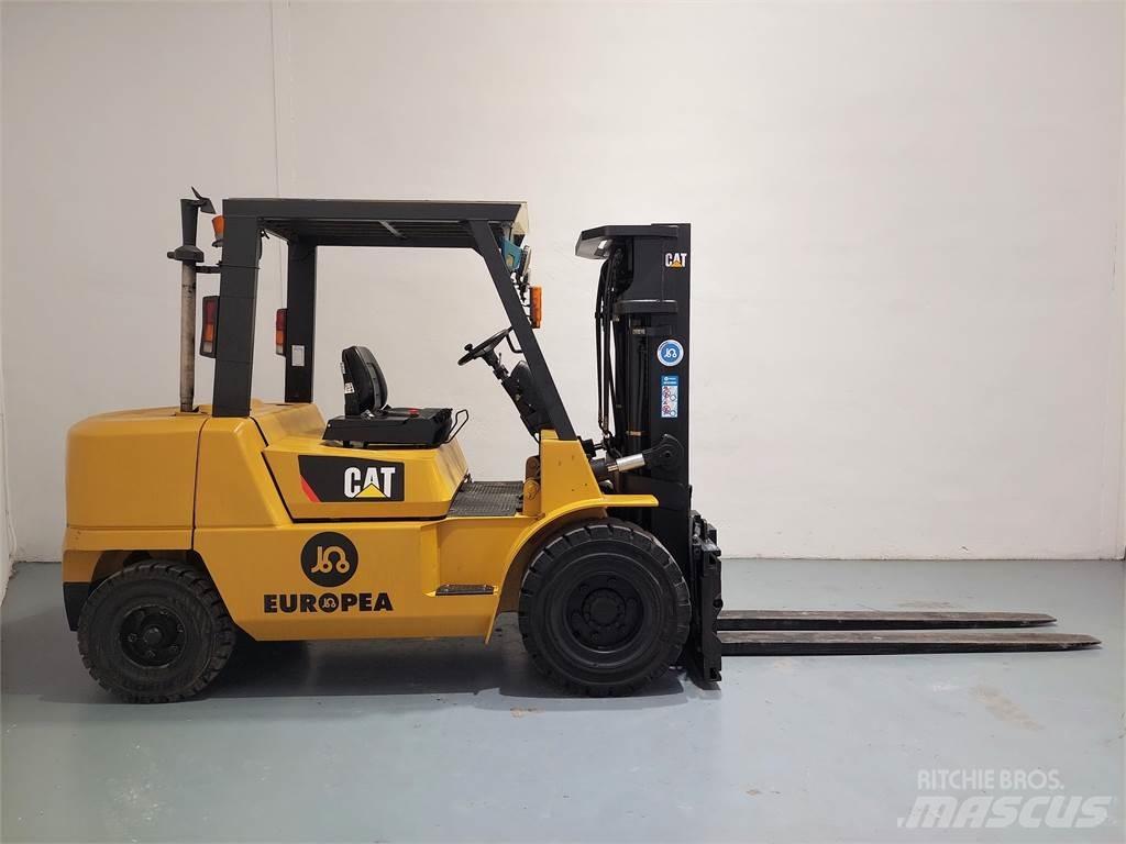 CAT DP45K شاحنات الديزل