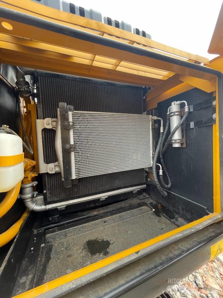 Sany SY 215 C حفارات زحافة