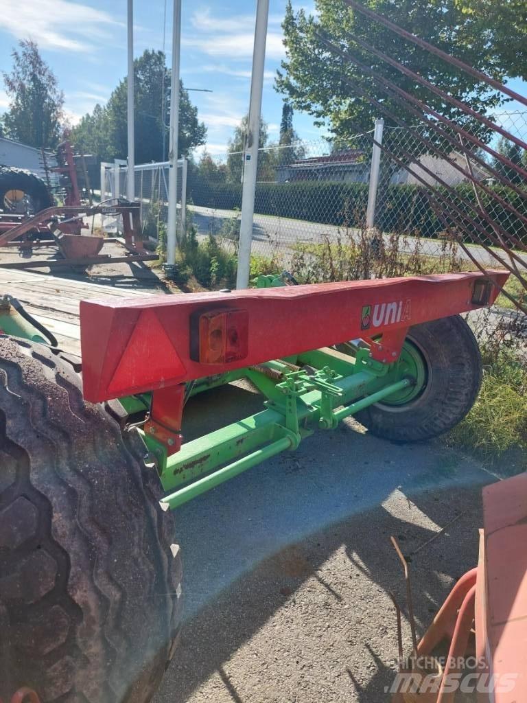 Unia PL-6 Lavetti مقطورات أخرى