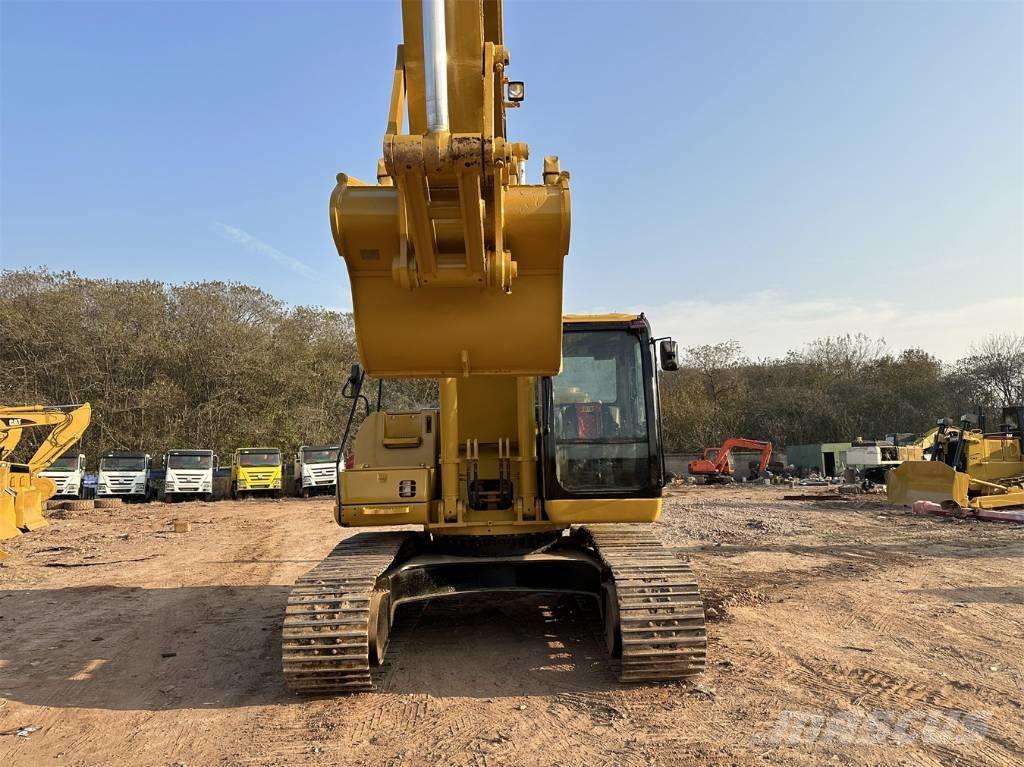 CAT 325C حفارات زحافة
