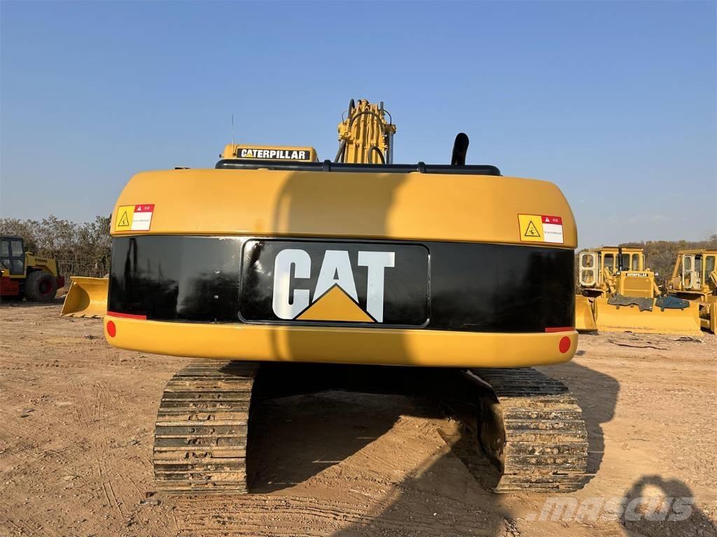 CAT 325C حفارات زحافة