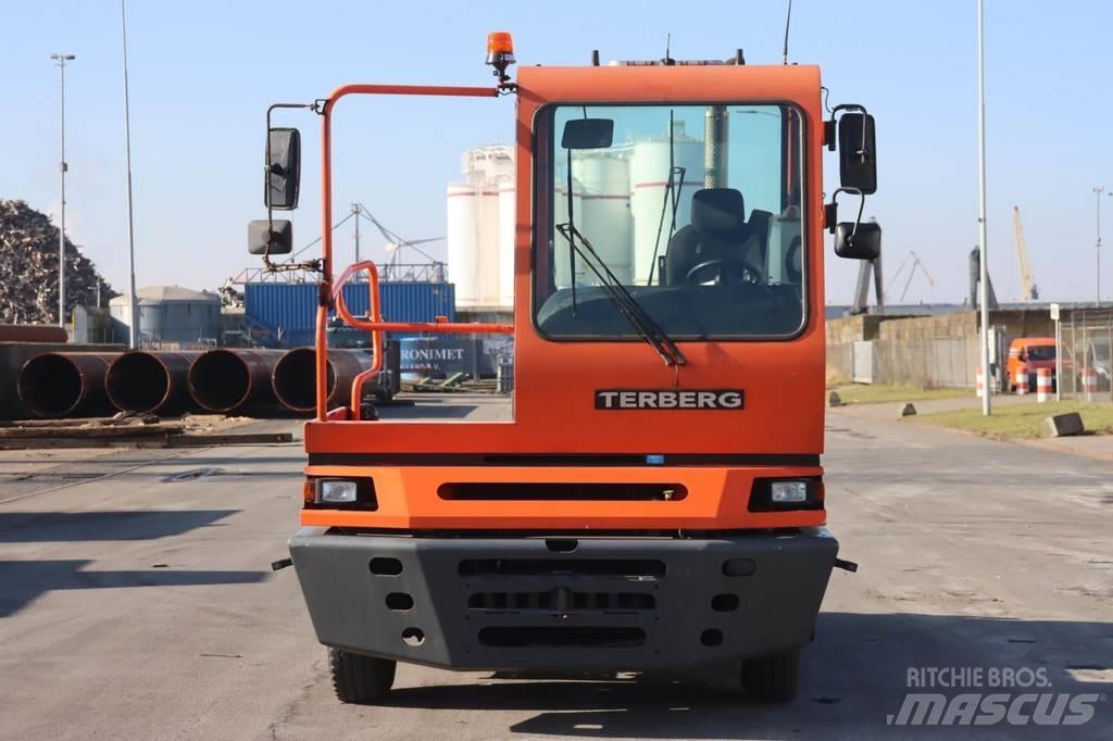 Terberg YT182 جرارات صالات المطارات