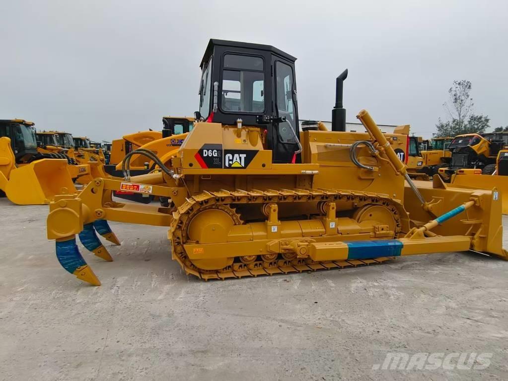 CAT D6G بلدوزرات مجنزرة