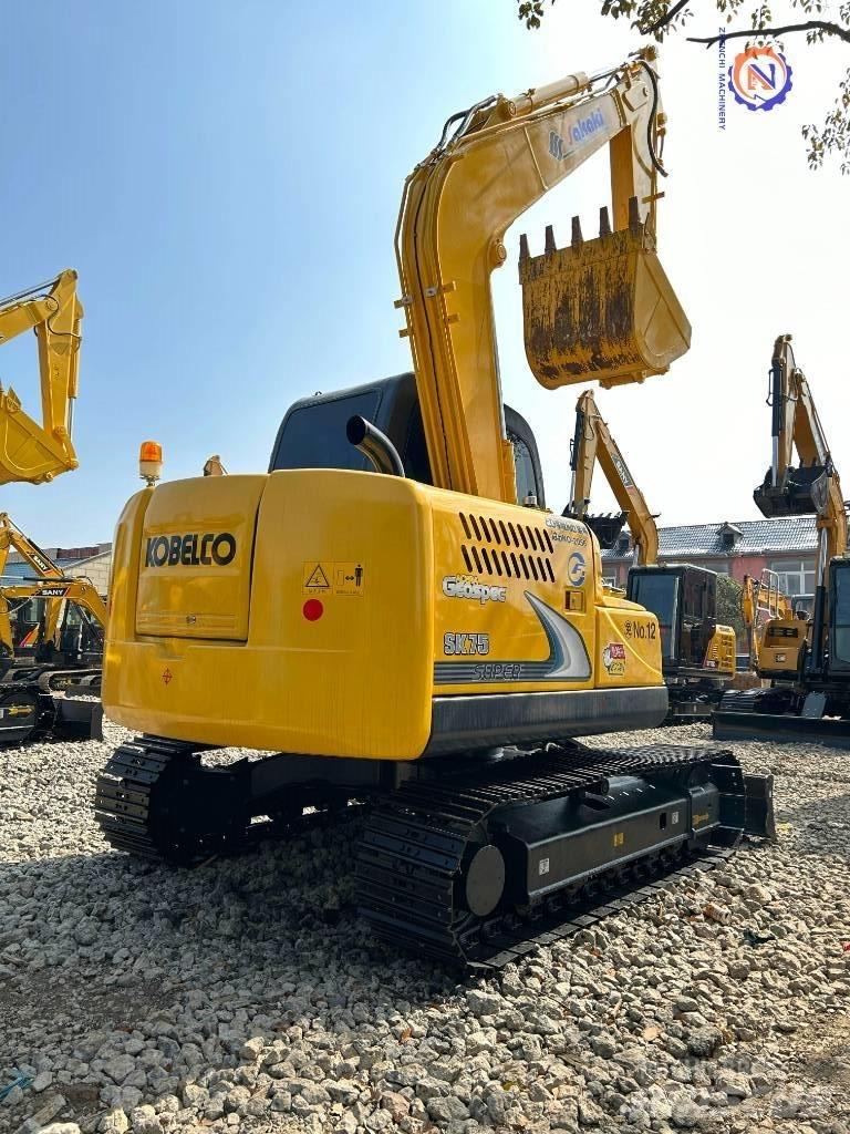 Kobelco SK 75 حفارات زحافة