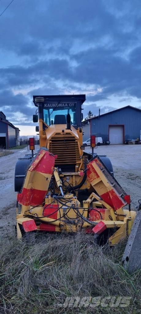 Vammas RG 181 معدات تمهيد الطرق