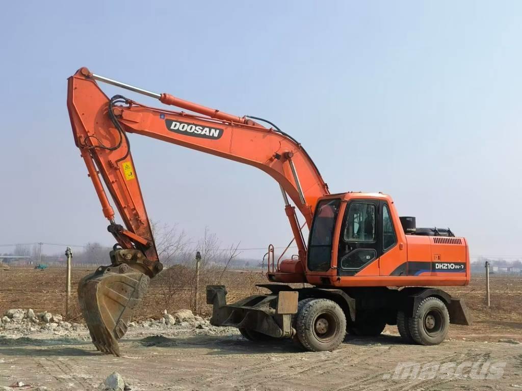Doosan DH210W-7 حفارات بعجل