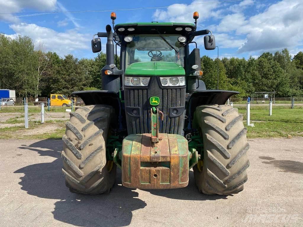 John Deere 7310R الجرارات