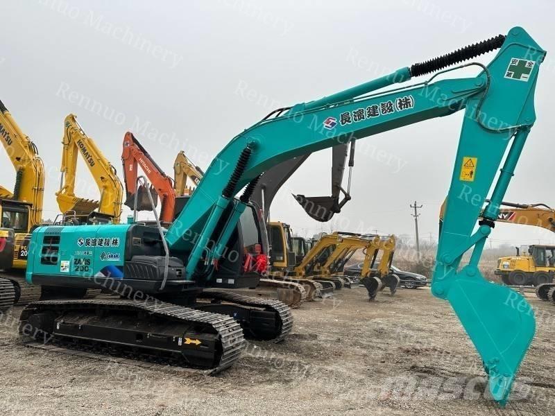 Hitachi ZX 200 حفارات زحافة