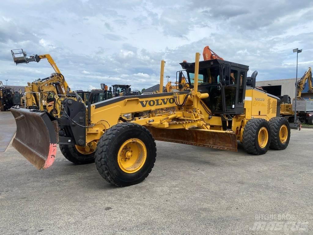 Volvo G720B NVT معدات تمهيد الطرق