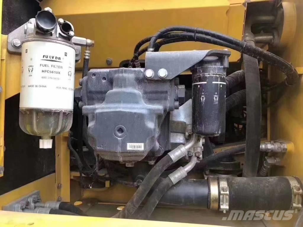 Komatsu PC 240 حفارات زحافة