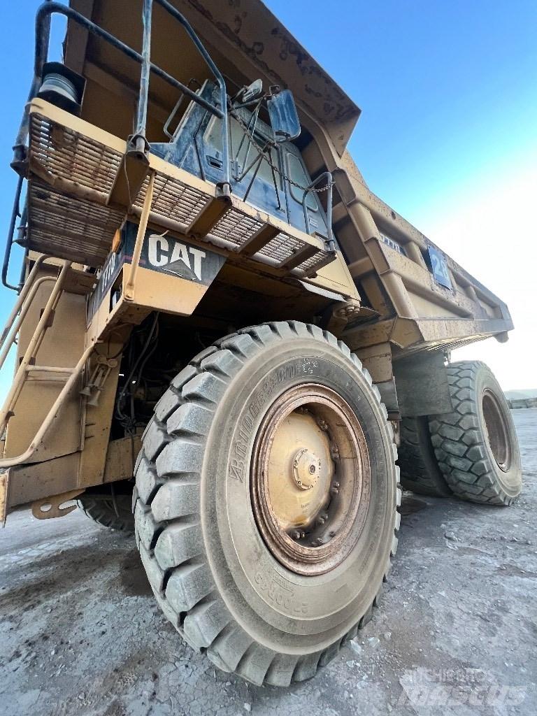 CAT 777D عربات نقل قلابة للمواقع