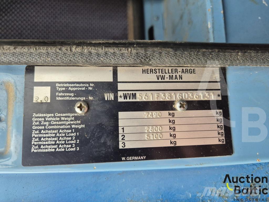 MAN 8.136 شاحنات مسطحة/مفصلية الجوانب