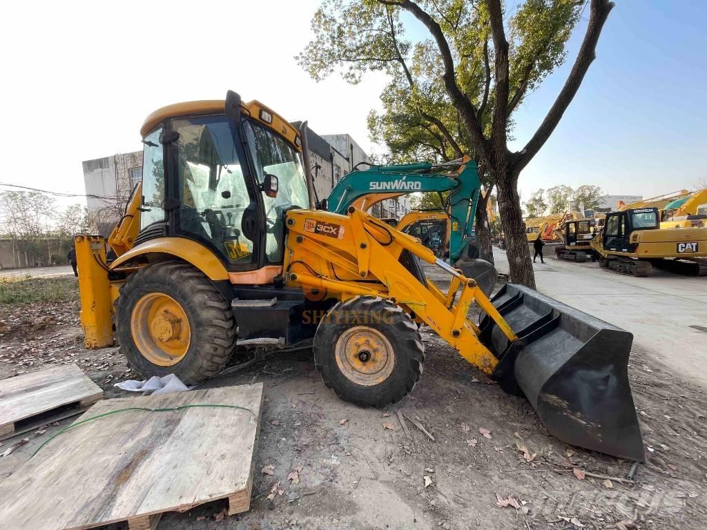 JCB 3 CX لوادر ذات جرافات عكسية