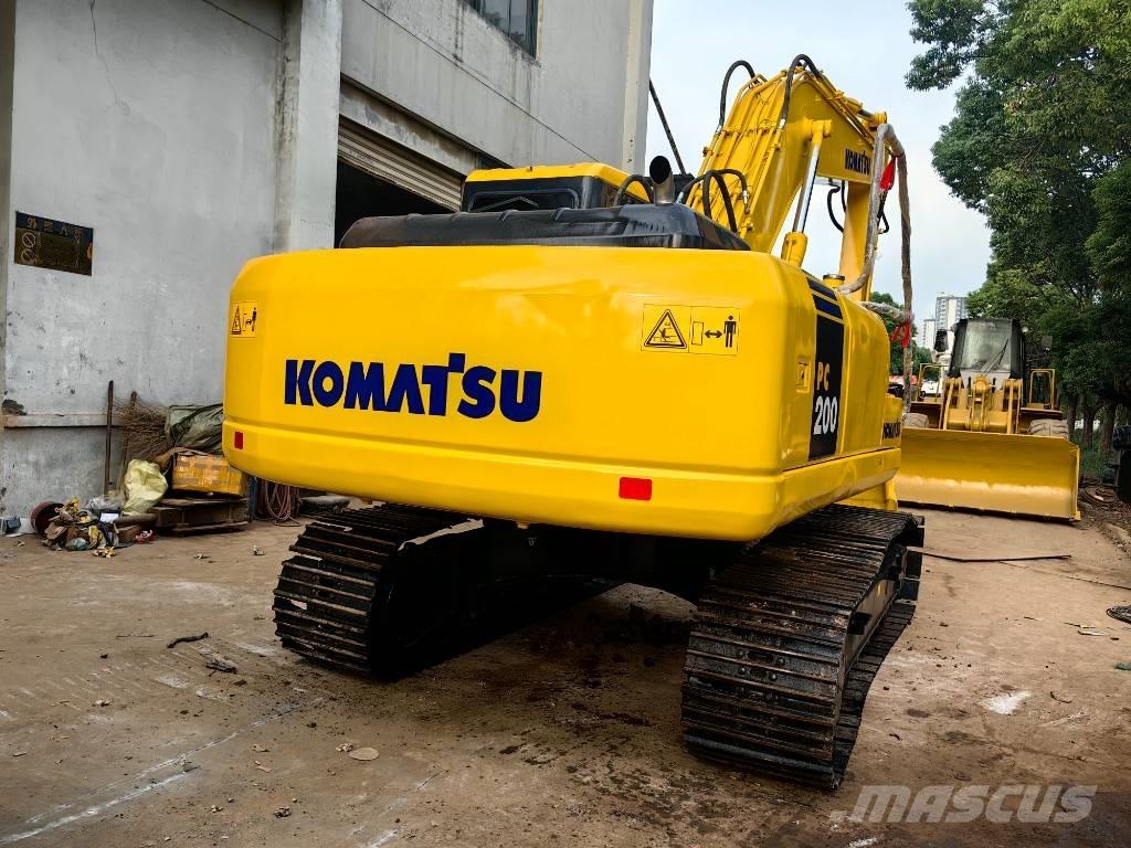 Komatsu PC 200-7 حفارات زحافة