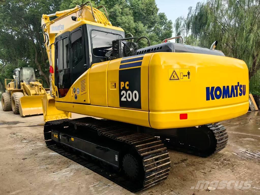 Komatsu PC 200-7 حفارات زحافة