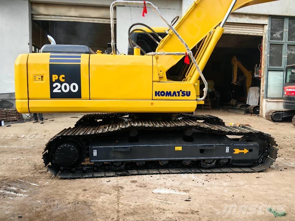 Komatsu PC 200-7 حفارات زحافة