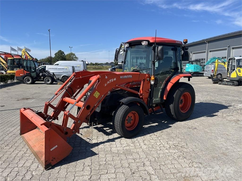 Kubota L 4240 HST جرارات مدمجة