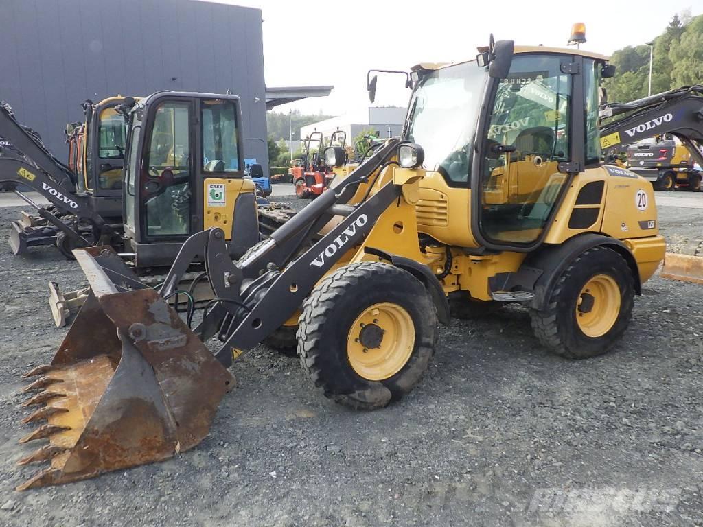 Volvo L 25 F لوادر بعجل