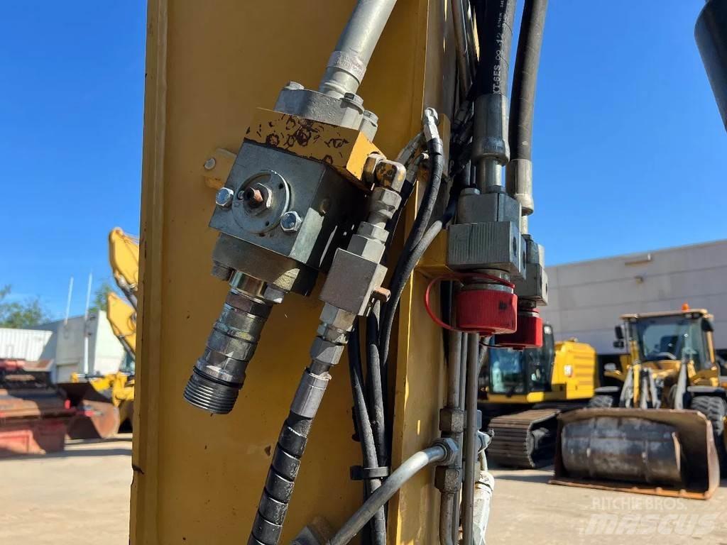 CAT M316D حفارات بعجل