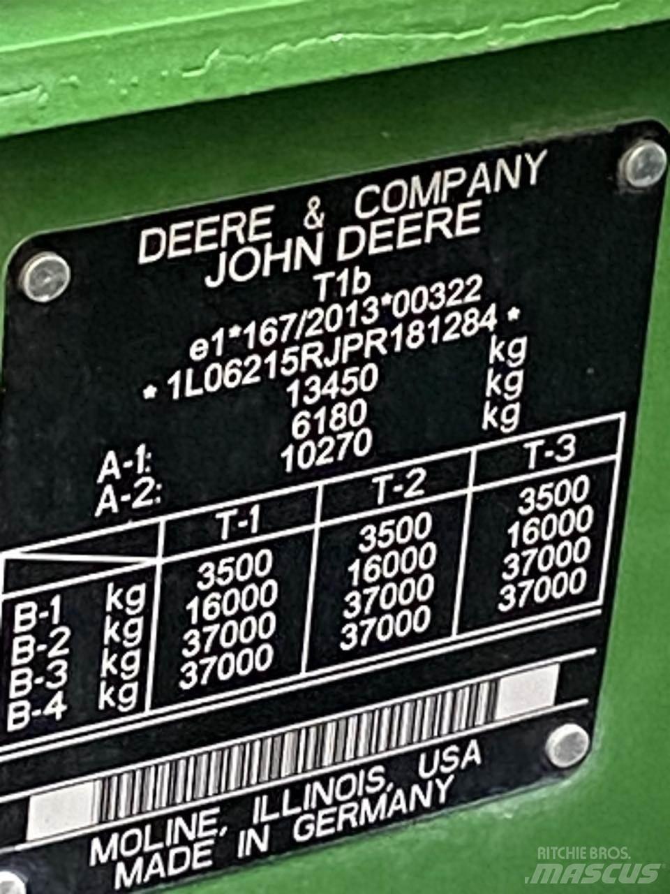 John Deere 6R 215 الجرارات