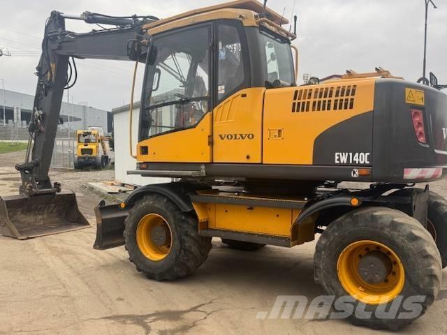 Volvo EW 140 C حفارات بعجل