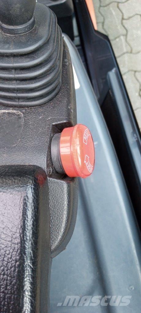 Toyota 8FBM20T شاحنات ذات رافعات شوكية تعمل بالكهرباء