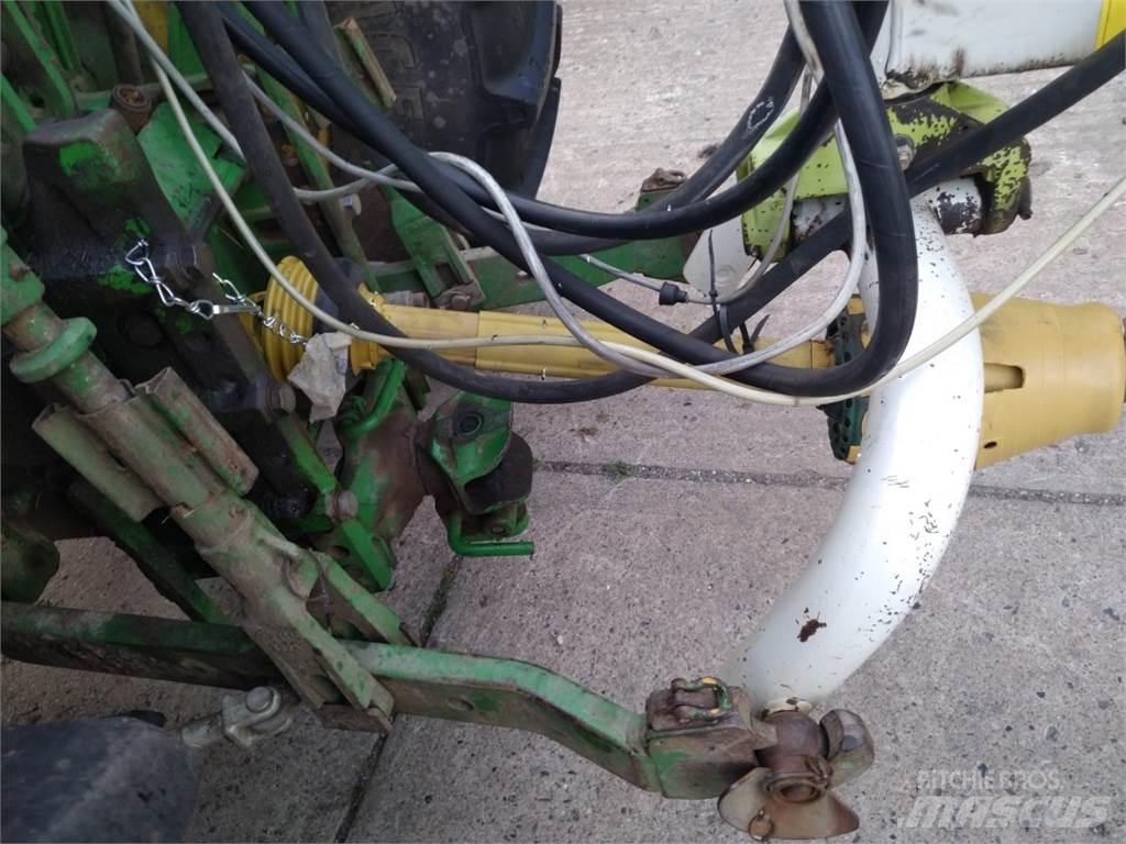 CLAAS Liner 3000 معدات حصد