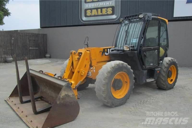 JCB 541-70 شاحنات أخرى