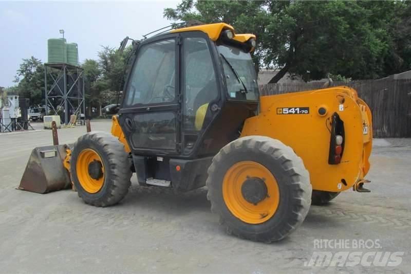 JCB 541-70 شاحنات أخرى