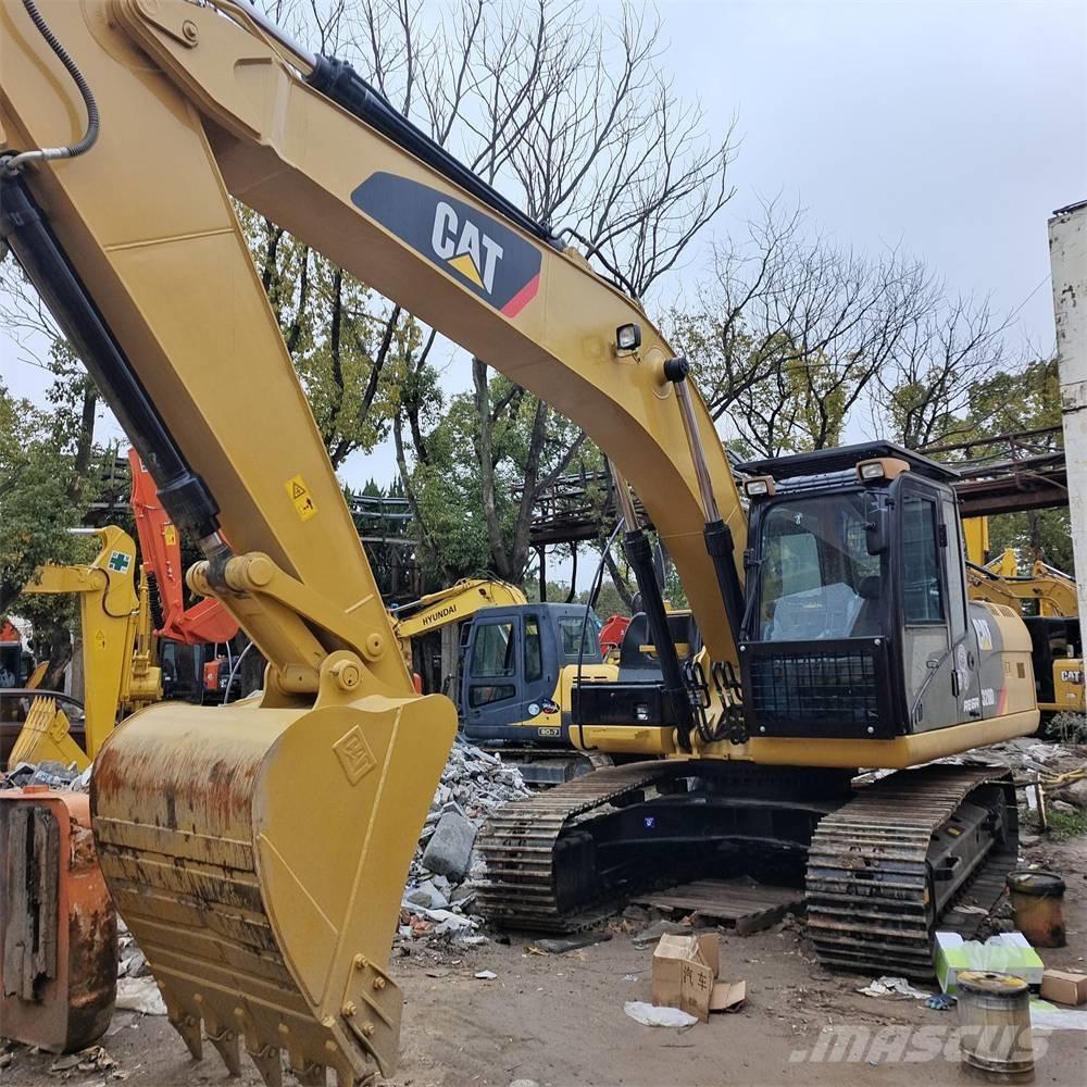 CAT 320 D L حفارات زحافة