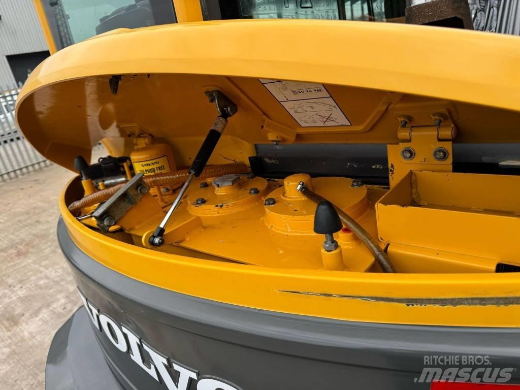 Volvo ECR 88 حفارات وسط 7 طن - 12 طن