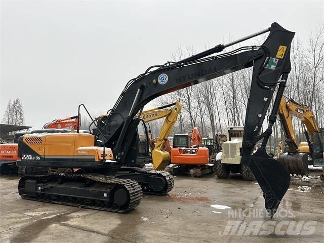 Hyundai R220LC-9S حفارات زحافة