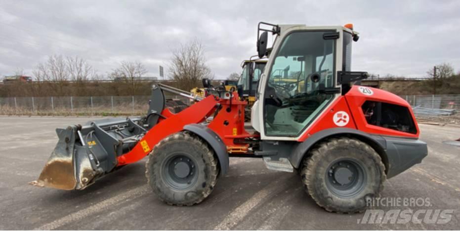 Liebherr L506 لوادر بعجل