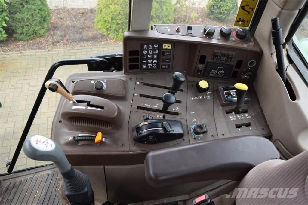 John Deere 6920 الجرارات