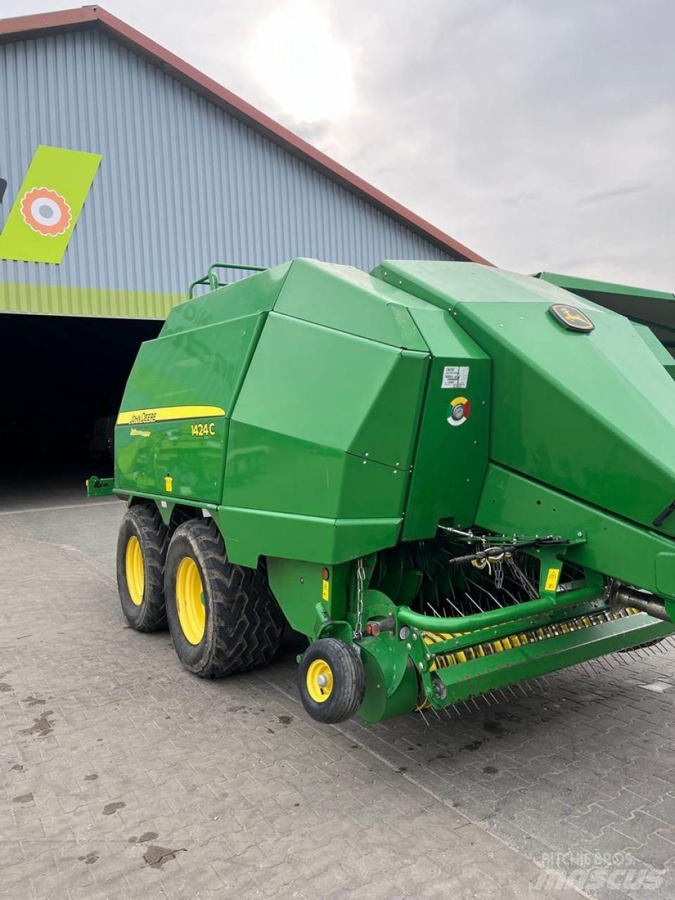 John Deere 1424 C محزمات مربعة