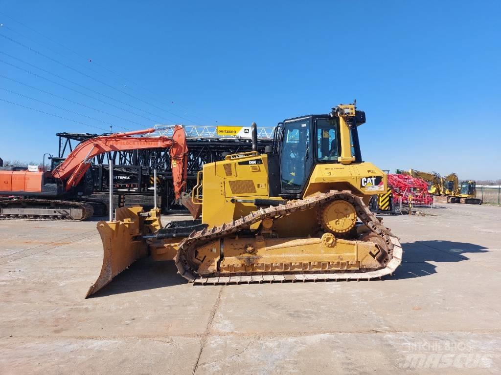 CAT D 6 N LGP بلدوزرات مجنزرة