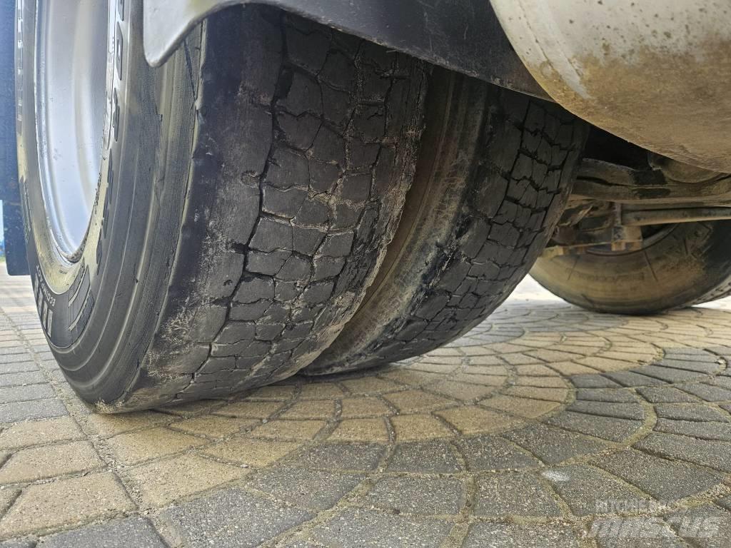 Scania 114 L 380 وحدات الجر