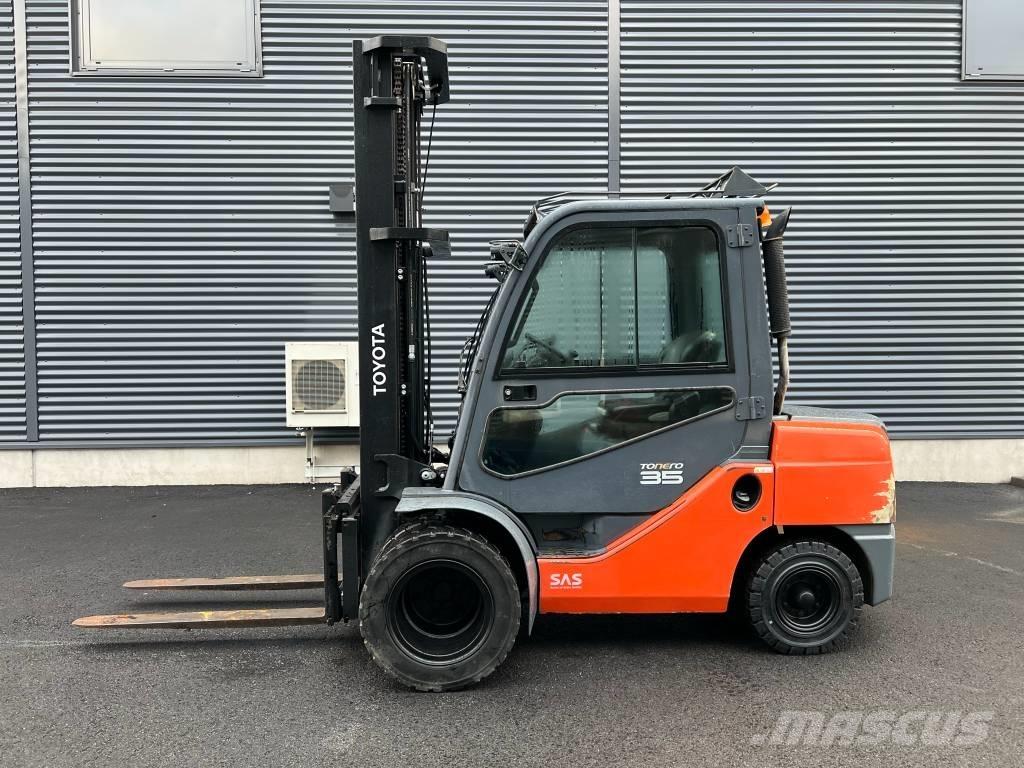 Toyota 52-8 FD JF 35 شاحنات الديزل