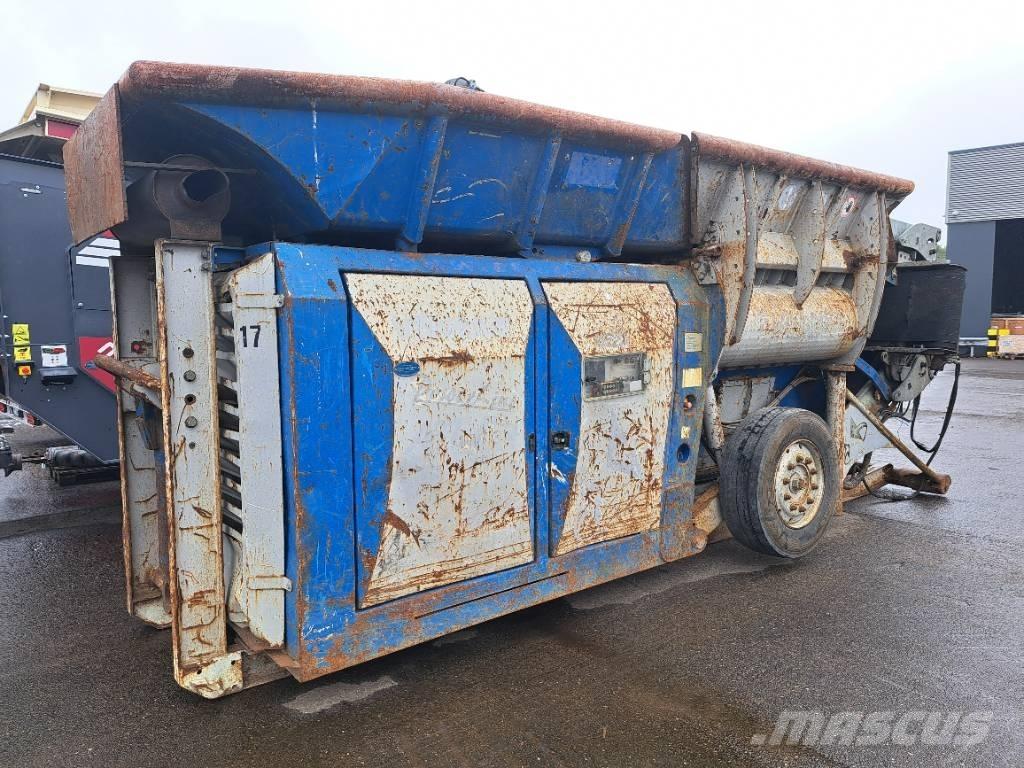 Lindner U75D آلات تمزيق المخلفات